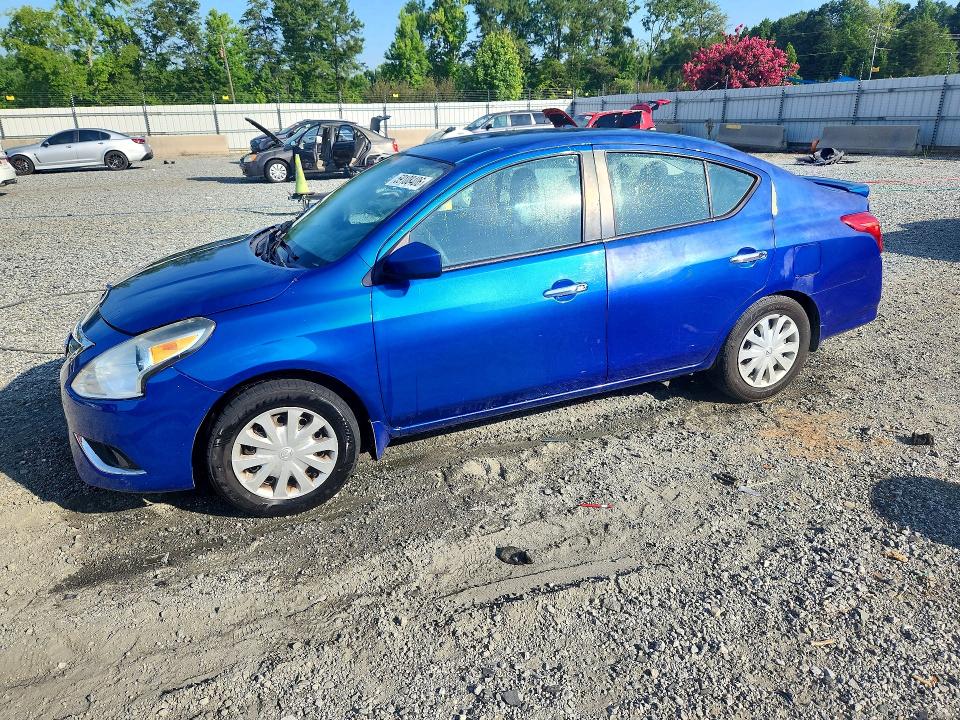 NISSAN VERSA 2015 مع رقم تعريف المركبة 3N1CN7AP7FL893253 - صورة من المزاد