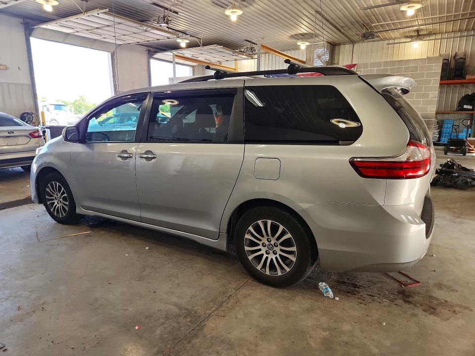 Photo 2 from auction – 2020 TOYOTA SIENNA with VIN 5TDYZ3DC1LS050356