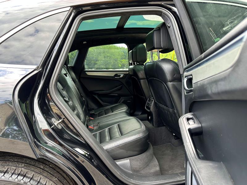 Photo 6 from auction – 2016 PORSCHE MACAN with VIN WP1AF2A53GLB92899