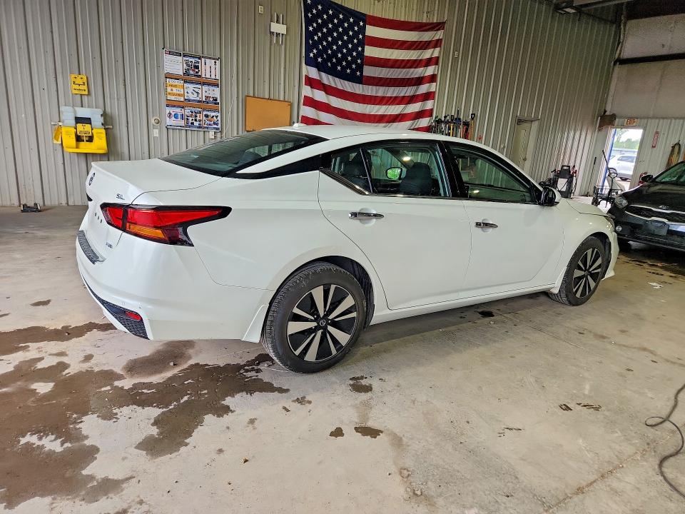 Photo 3 from auction – 2021 NISSAN ALTIMA with VIN 1N4BL4EW5MN339226