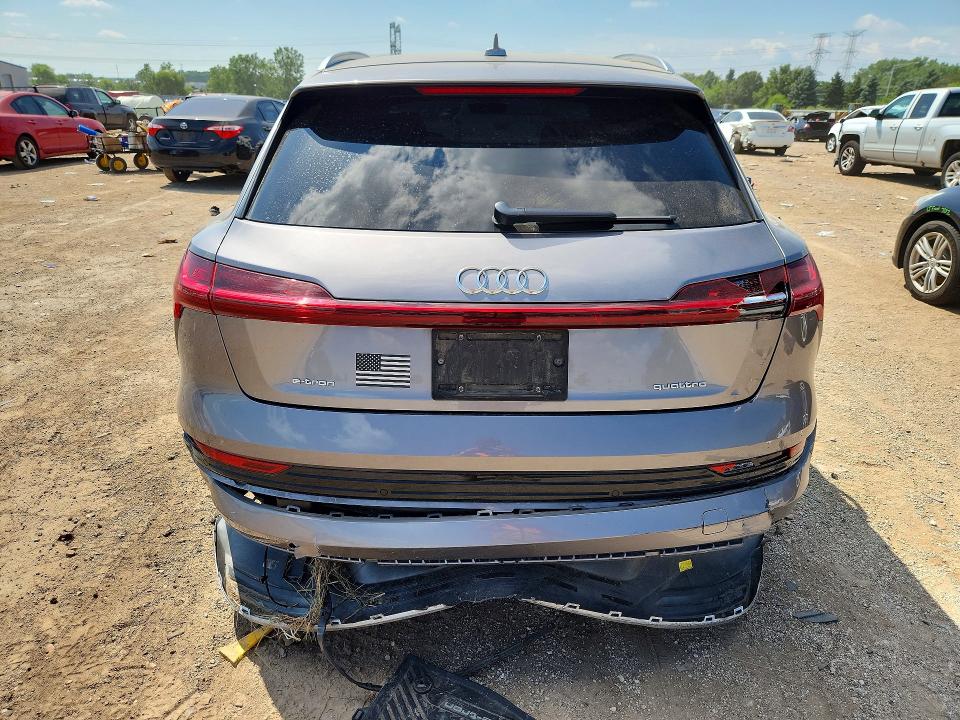Photo 6 from auction – 2021 AUDI E-TRON with VIN WA1AAAGE2MB006024