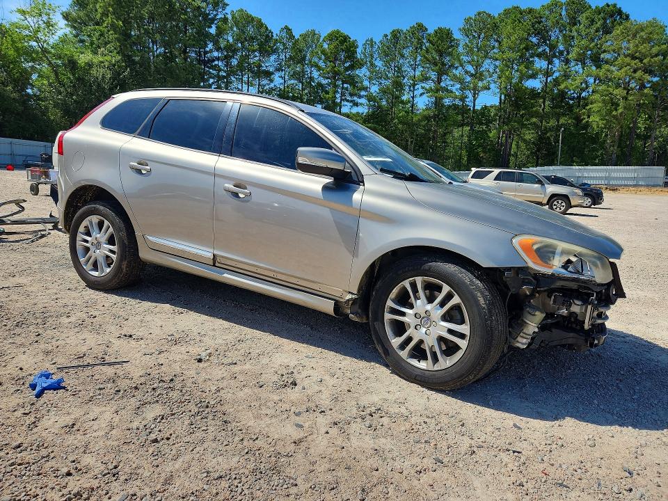Photo 4 from auction – 2015 VOLVO XC60 with VIN YV4612RJ2F2736804