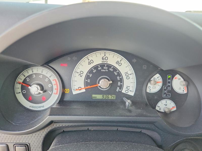 Photo 9 from auction – 2012 TOYOTA FJ CRUISER with VIN JTEBU4BF9CK132989