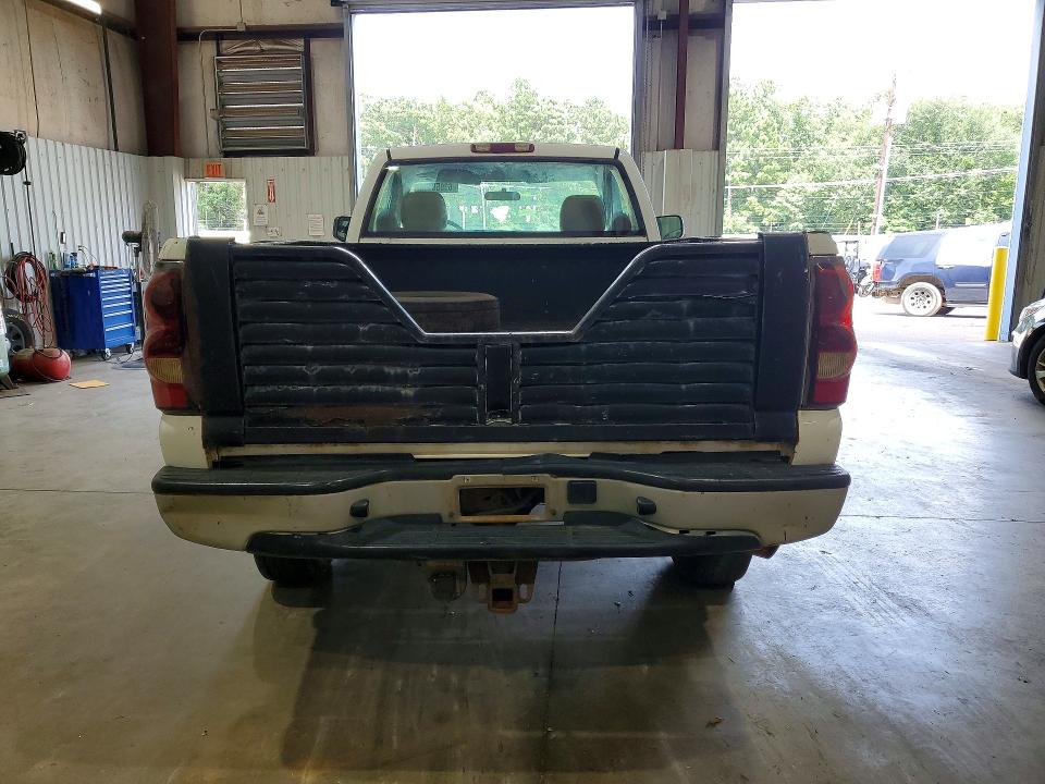 Фото 6 с аукциона – 2004 CHEVROLET SILVERADO с VIN 1GCHC24U14E225992