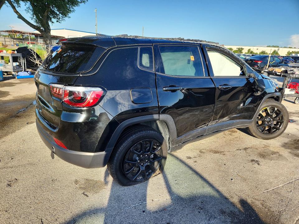 Photo 3 from auction – 2022 JEEP COMPASS with VIN 3C4NJDBB6NT171533