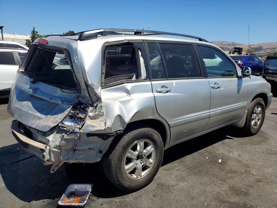 Photo 3 from auction – 2004 TOYOTA HIGHLANDER with VIN JTEDP21A240031056