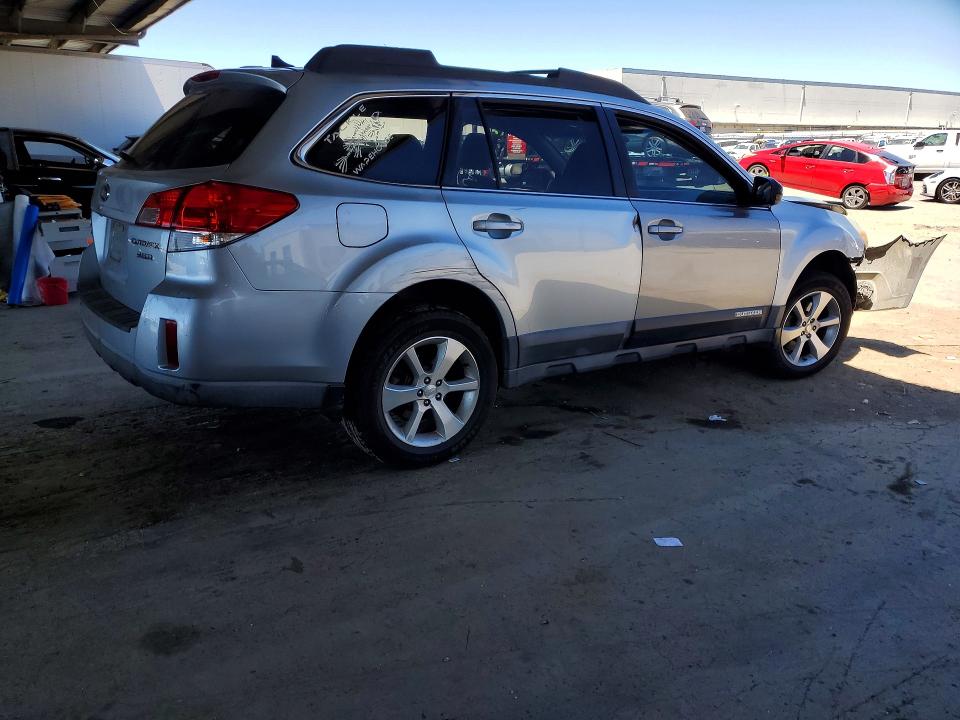 Photo 3 from auction – 2013 SUBARU OUTBACK with VIN 4S4BRDKC0D2282398