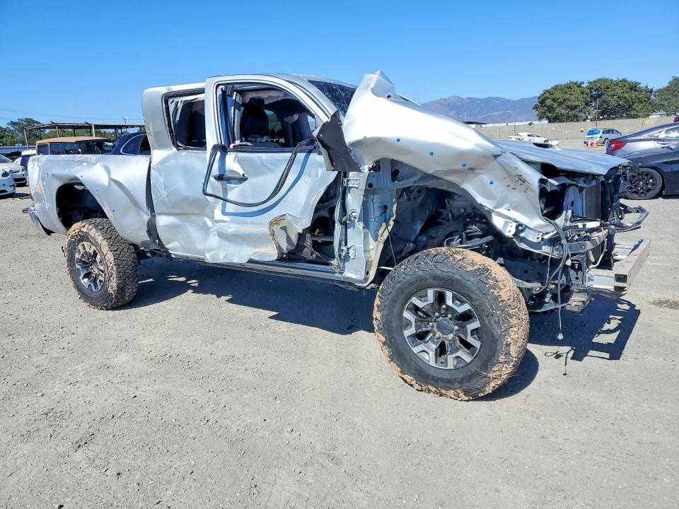 Photo 4 from auction – 2010 TOYOTA TACOMA with VIN 5TEUU4EN8AZ737868