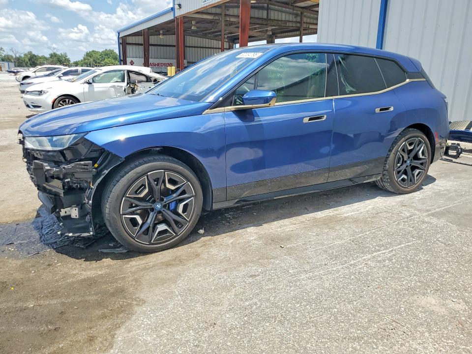 2024 BMW IX