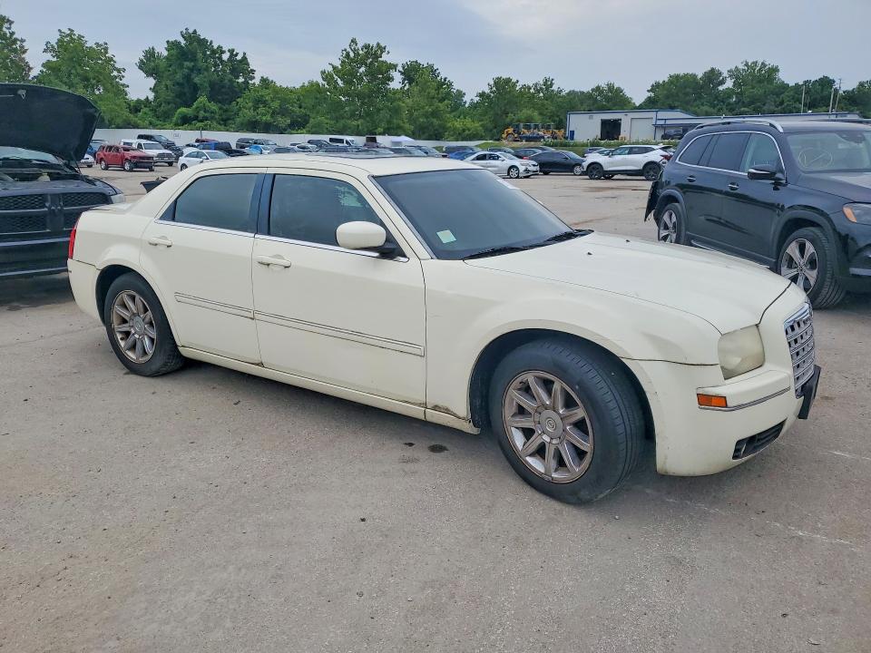Photo 4 from auction – 2006 CHRYSLER 300 with VIN 2C3KA53G36H497386