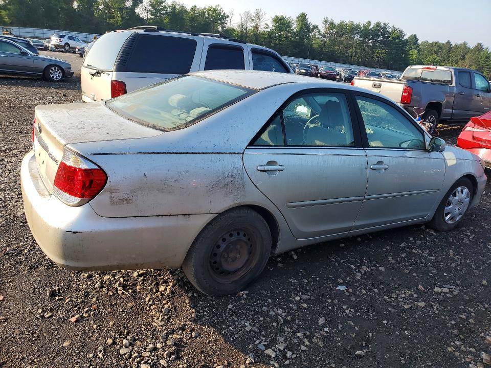 Zdjęcie 3 z aukcji – 2005 TOYOTA CAMRY z VIN 4T1BE32K25U538754