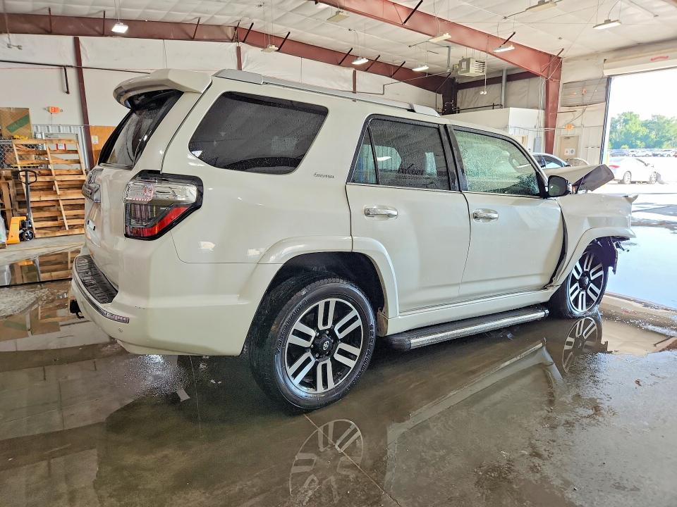 صورة رقم 3 من المزاد - 2017 TOYOTA 4RUNNER مع VIN JTEBU5JR2H5421882