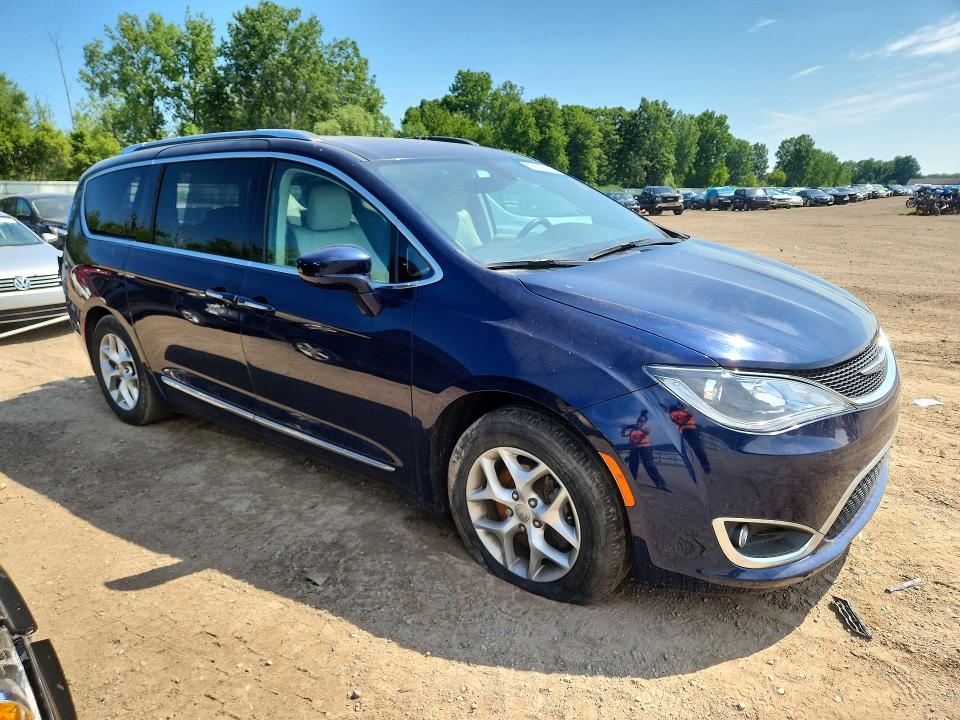 Photo 4 from auction – 2019 CHRYSLER PACIFICA with VIN 2C4RC1EG4KR588875