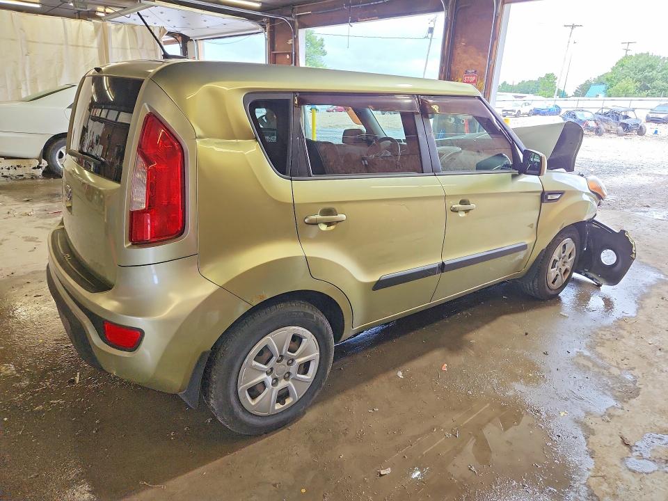 Photo 3 from auction – 2012 KIA SOUL with VIN KNDJT2A53C7443949