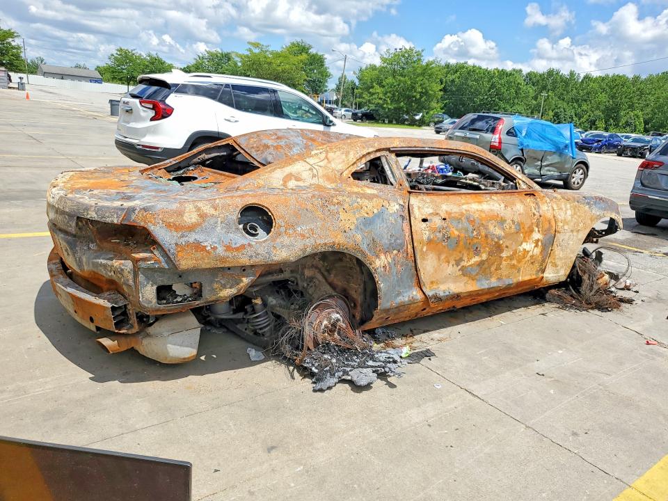 Photo 3 from auction – 2011 CHEVROLET CAMARO with VIN 2G1FB1EDXB9137311