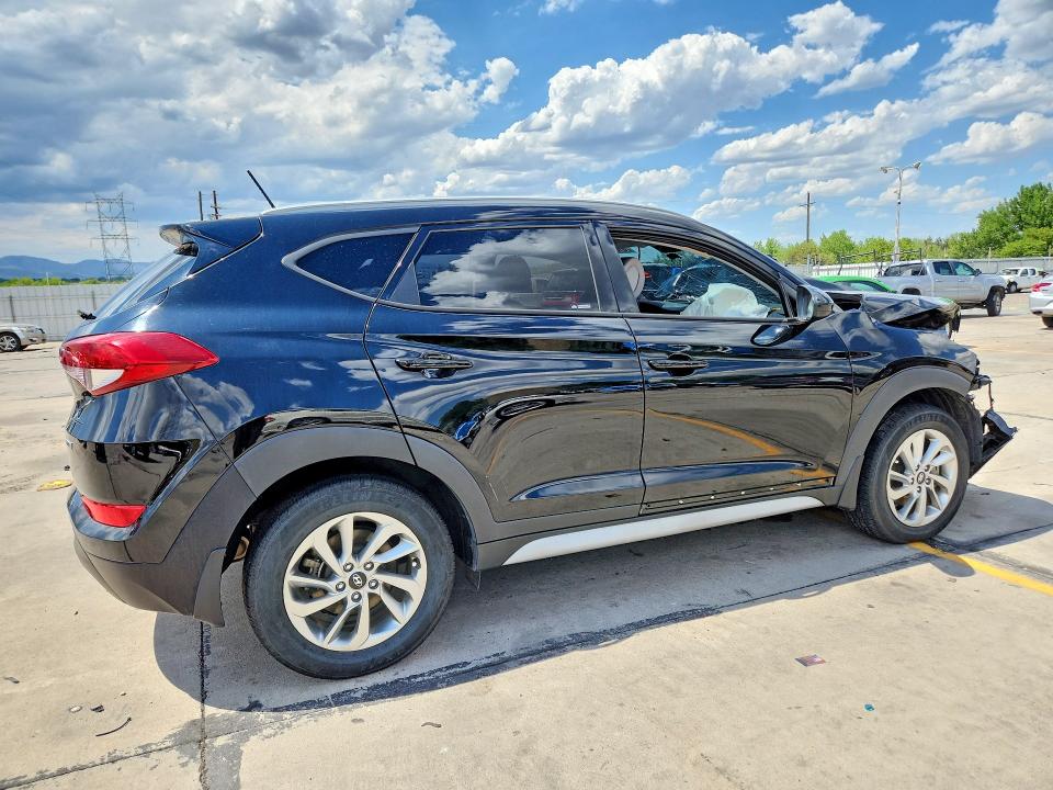 Photo 3 from auction – 2017 HYUNDAI TUCSON with VIN KM8J3CA46HU522758