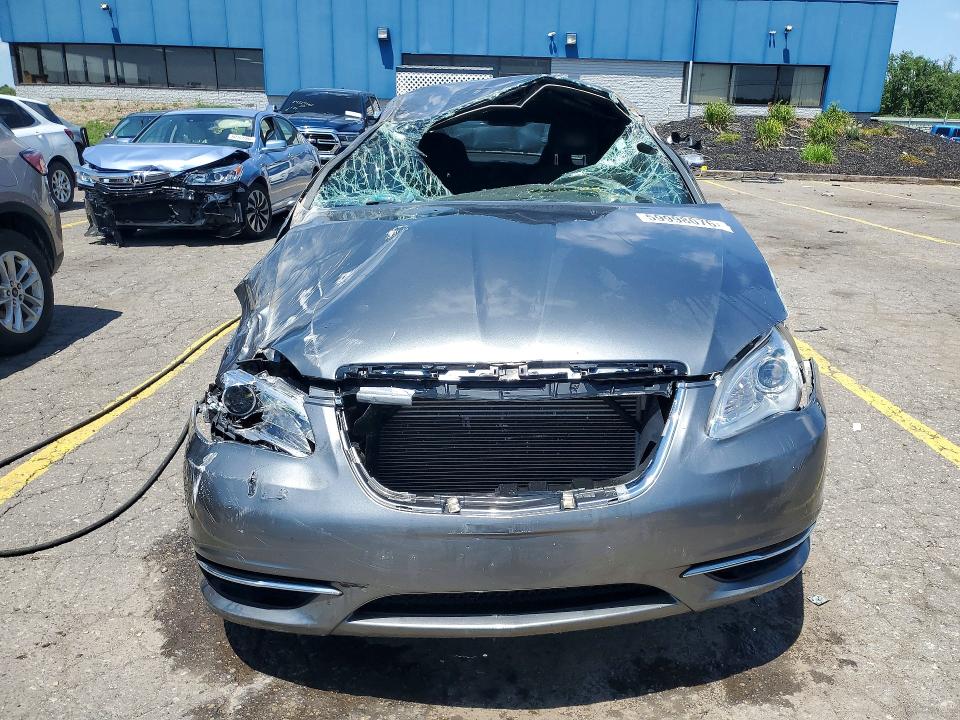 Photo 5 from auction – 2012 CHRYSLER 200 with VIN 1C3CCBBB6CN123389