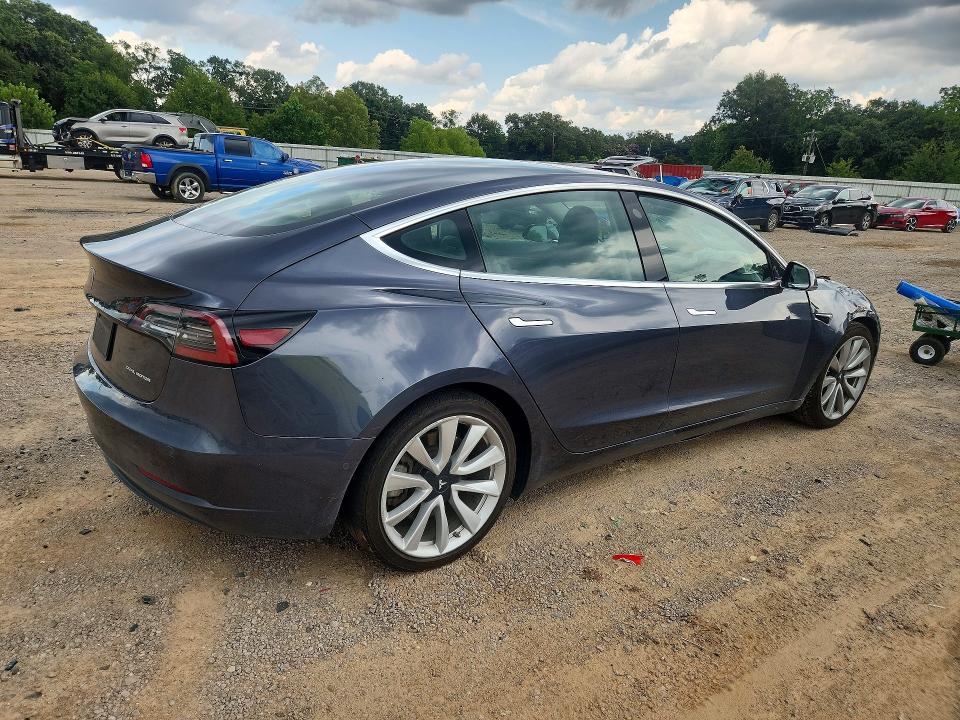 Photo 3 from auction – 2019 TESLA MODEL 3 with VIN 5YJ3E1EB5KF205848