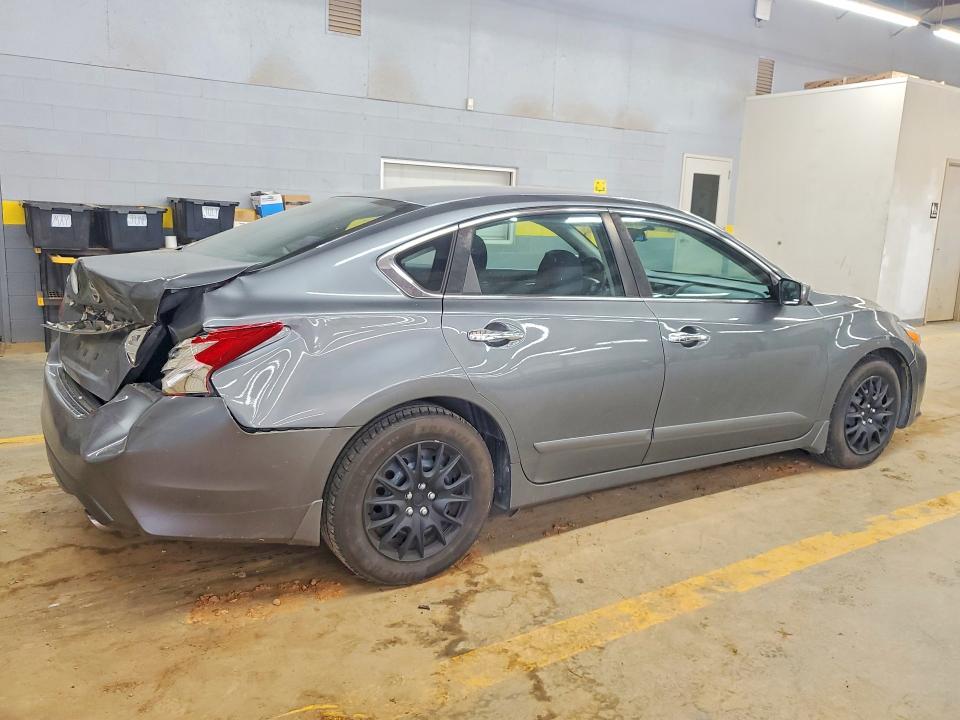 Photo 3 from auction – 2017 NISSAN ALTIMA with VIN 1N4AL3AP7HC152351
