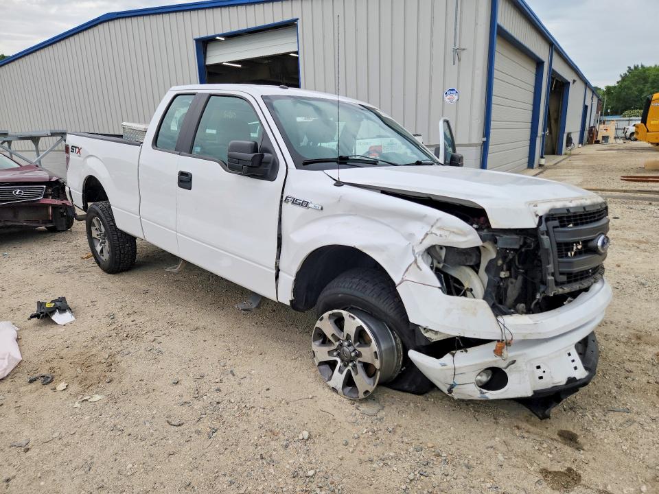 Photo 4 from auction – 2014 FORD F150 with VIN 1FTFX1EF3EKG43219
