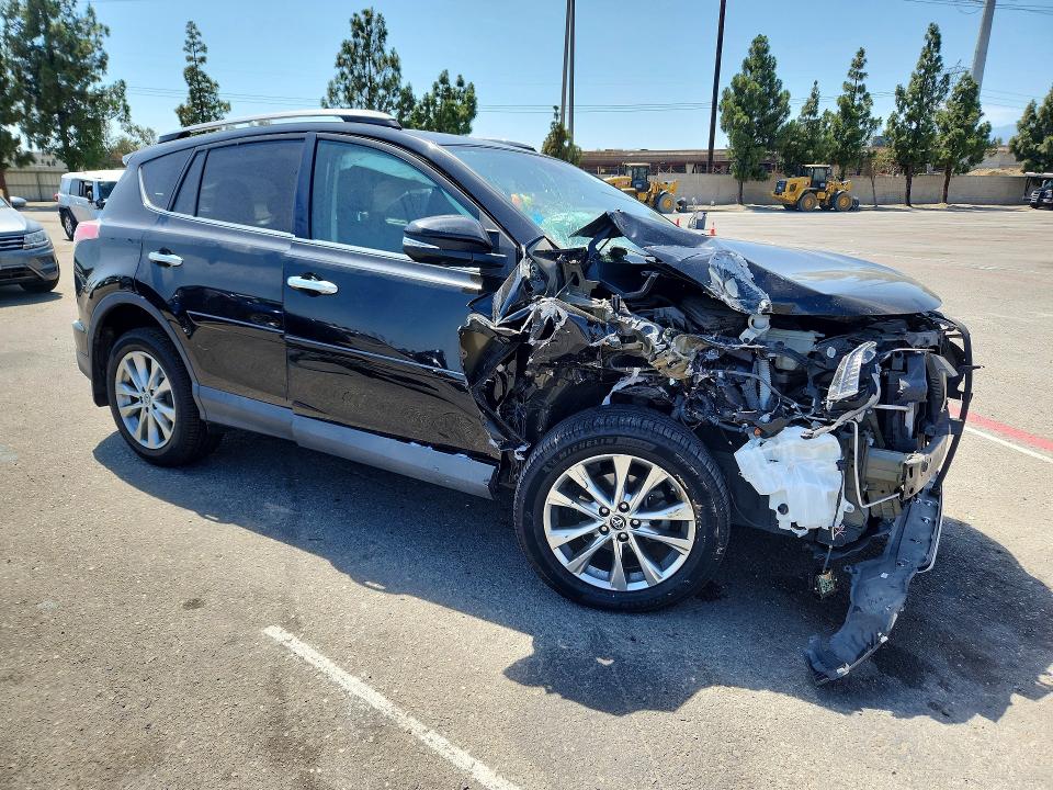 Photo 4 from auction – 2017 TOYOTA RAV4 with VIN 2T3DFREV3HW662087