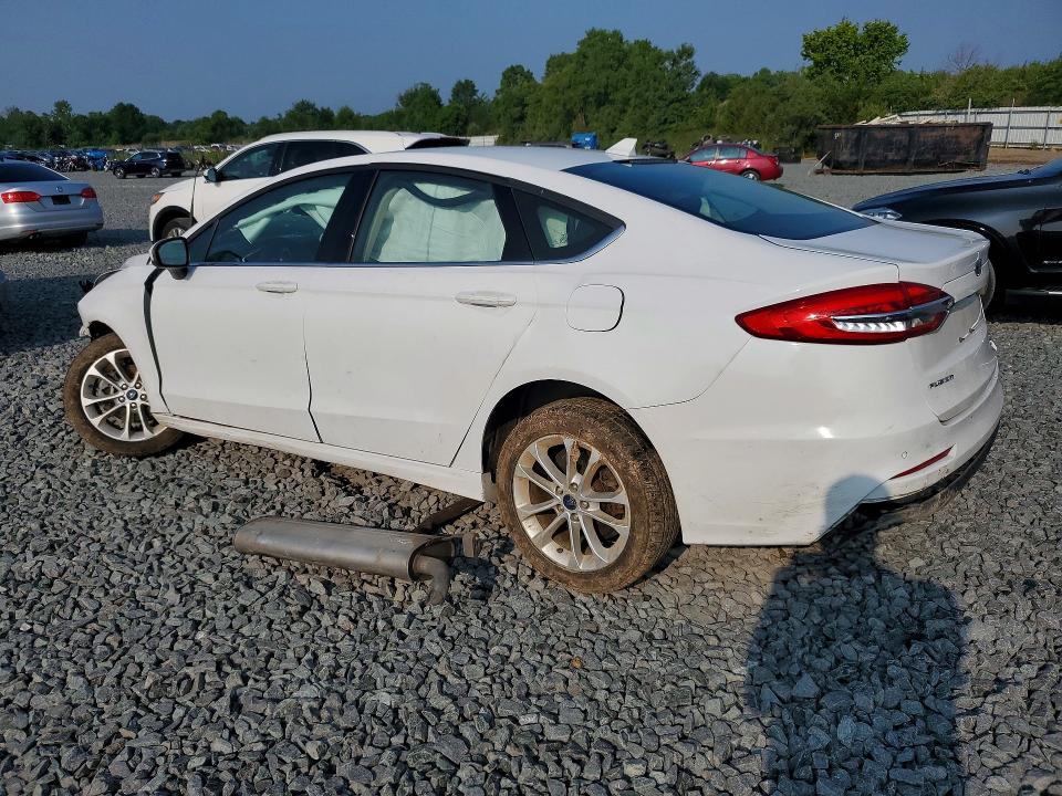 Photo 2 from auction – 2020 FORD FUSION with VIN 3FA6P0LU7LR106735