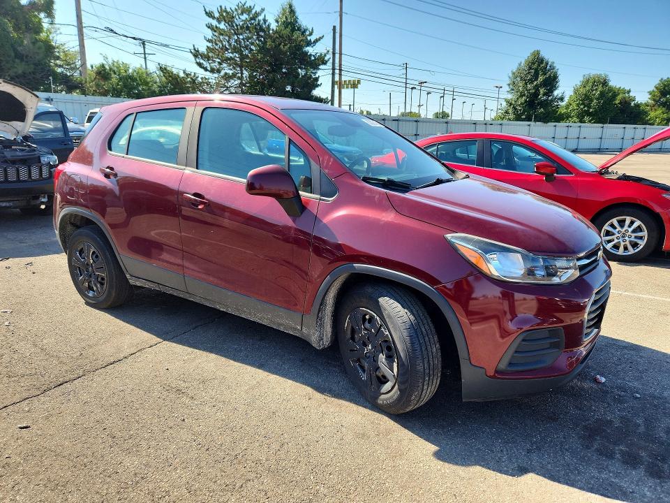 Photo 4 from auction – 2017 CHEVROLET TRAX with VIN 3GNCJKSB2HL193763