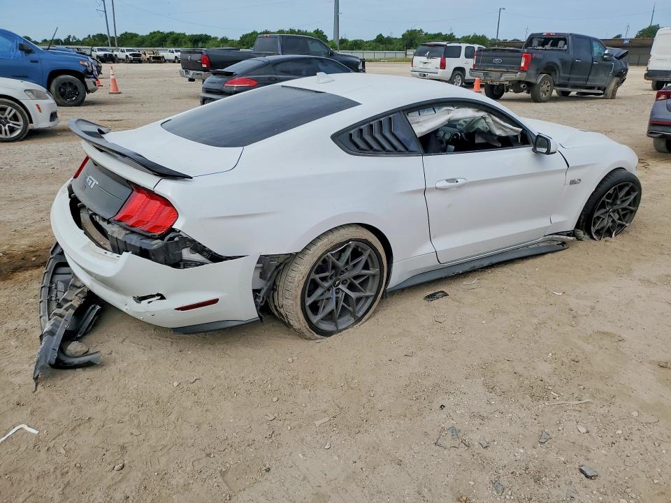 Photo 3 from auction – 2021 FORD MUSTANG with VIN 1FA6P8CF2M5117744
