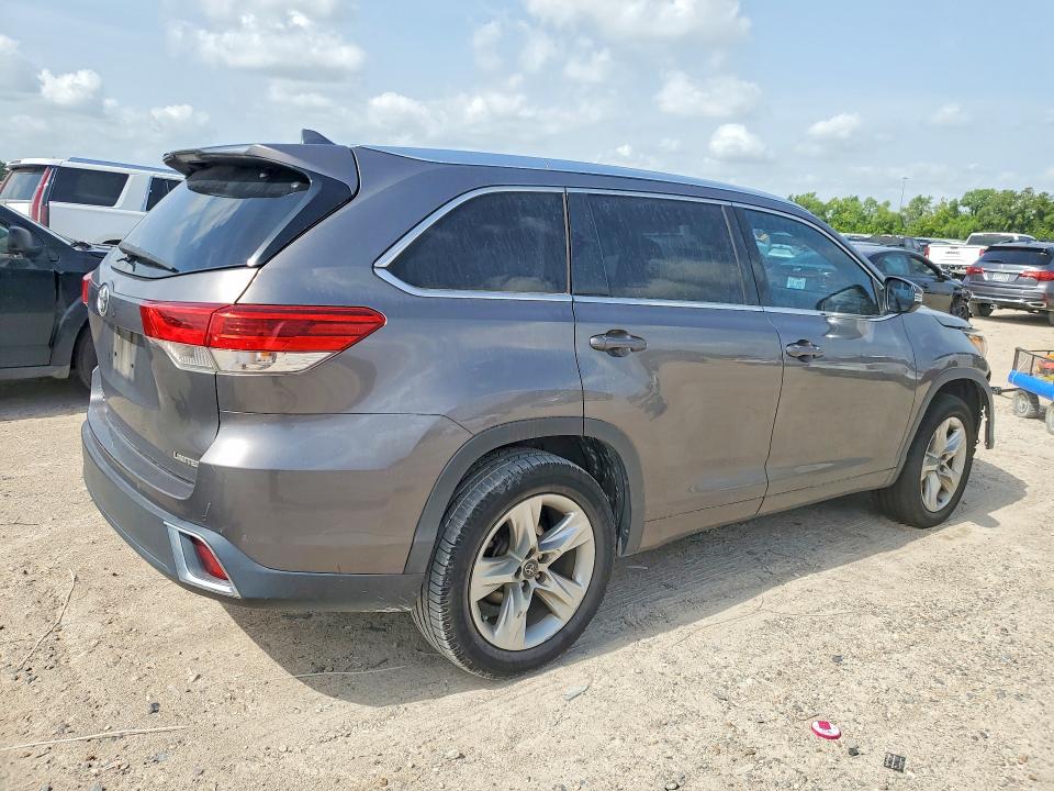 Photo 3 from auction – 2018 TOYOTA HIGHLANDER with VIN 5TDYZRFH9JS268165