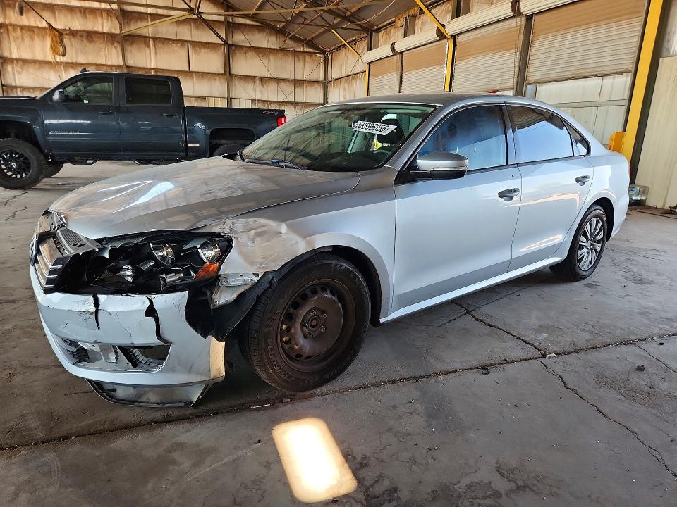 VOLKSWAGEN PASSAT 2015 with VIN 1VWAT7A30FC061544 - Photo from auction