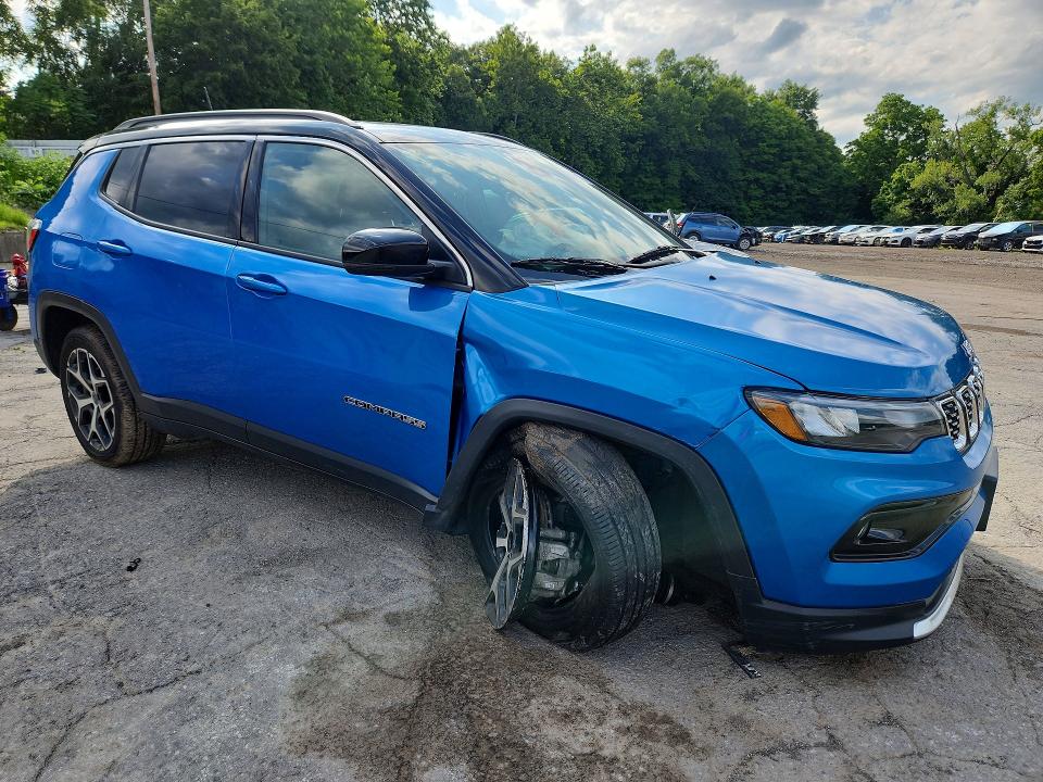 Photo 4 from auction – 2025 JEEP COMPASS with VIN 3C4NJDCN2ST501575