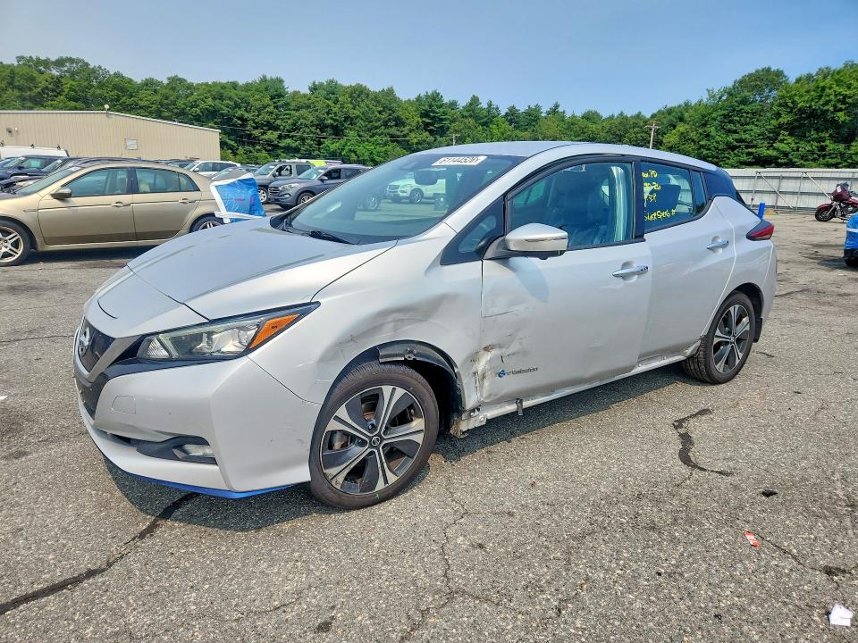 NISSAN LEAF 2019 with VIN 1N4BZ1CP8KC320817 - Photo from auction