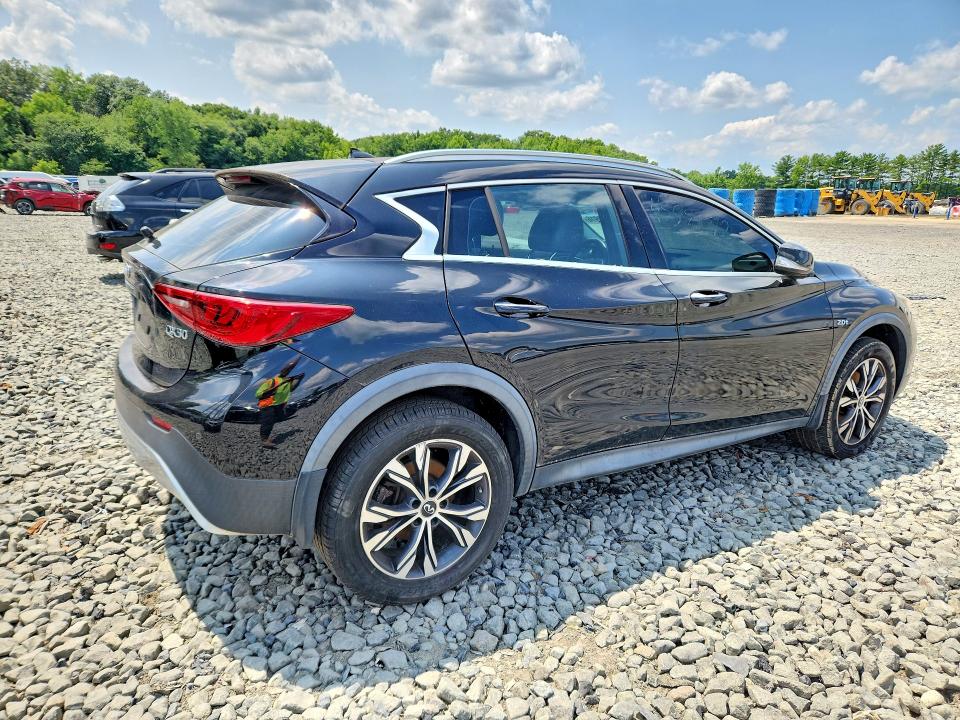 Photo 3 from auction – 2017 INFINITI QX30 with VIN SJKCH5CR4HA033969