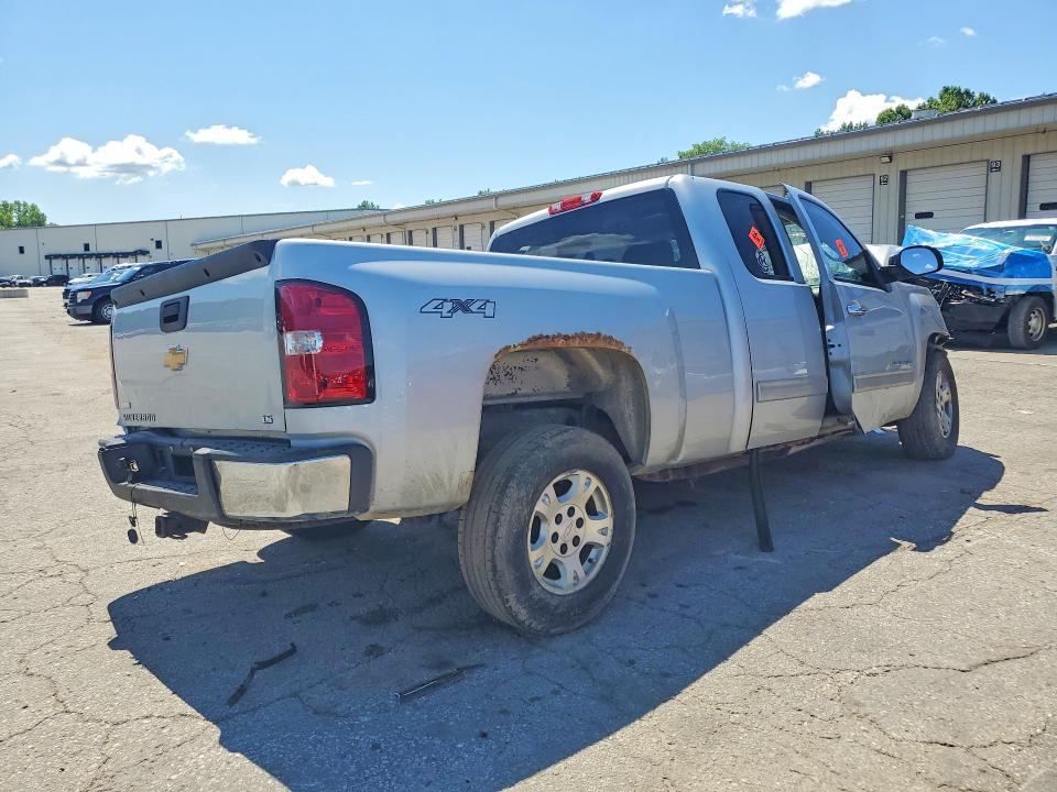 Photo 3 from auction – 2012 CHEVROLET SILVERADO with VIN 1GCRKREA5CZ158759