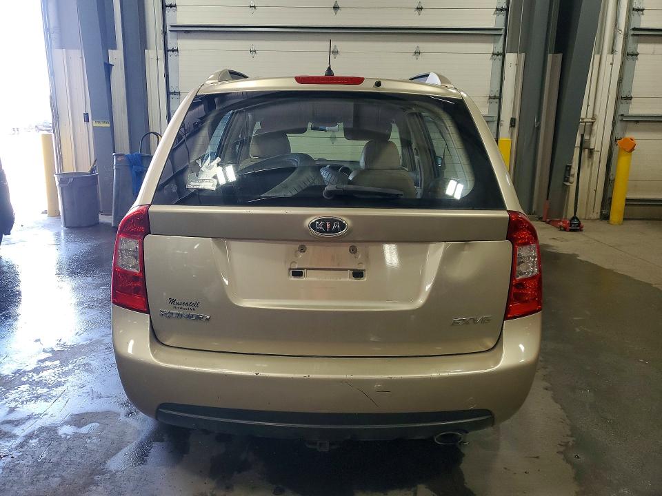 Photo 6 from auction – 2007 KIA RONDO with VIN KNAFG526777106111