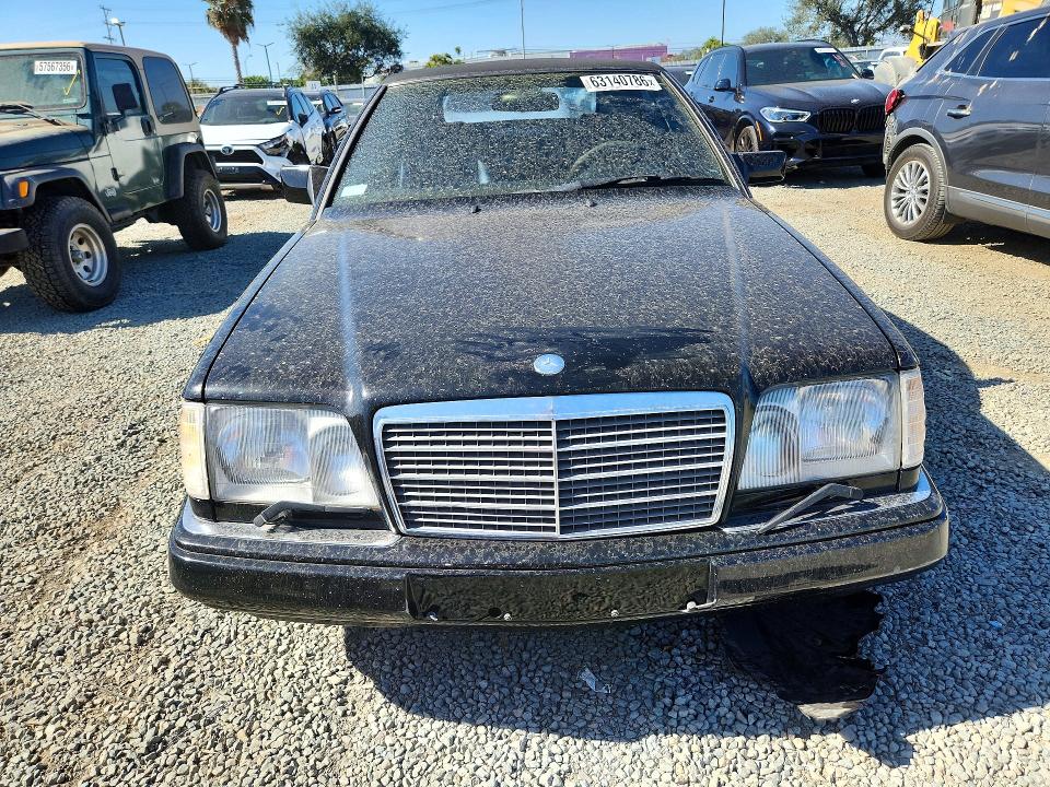 Photo 5 from auction – 1995 MERCEDES-BENZ E with VIN WDBEA66EXSC272970