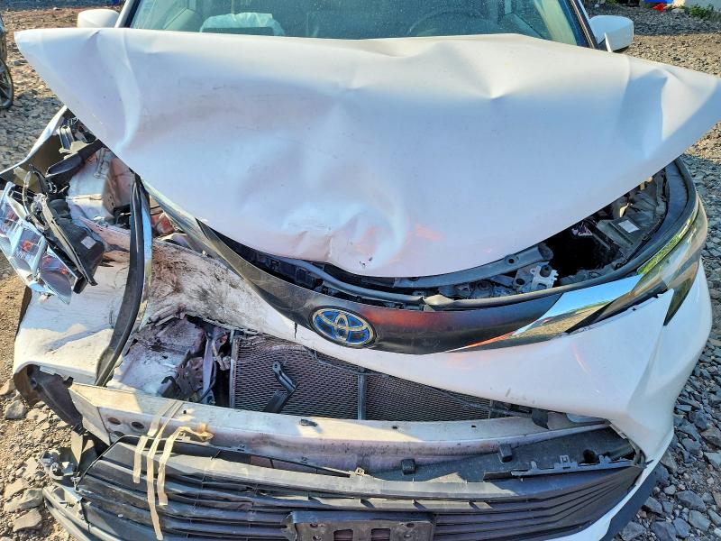 Photo 12 from auction – 2022 TOYOTA SIENNA with VIN 5TDKRKEC5NS128123