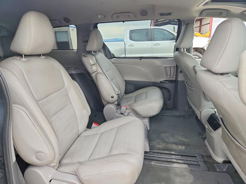 Photo 11 from auction – 2017 TOYOTA SIENNA with VIN 5TDYZ3DC4HS799398