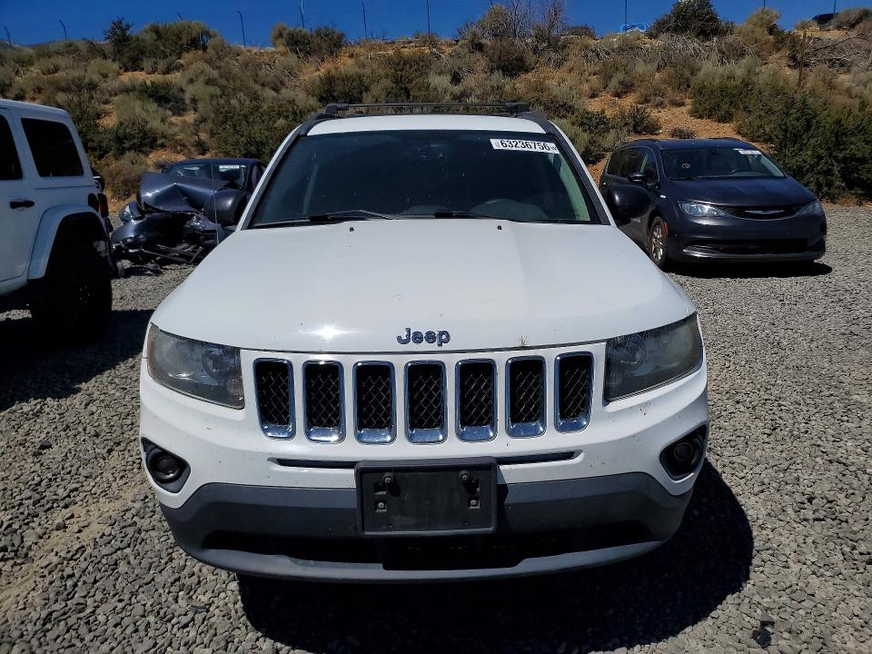 Photo 5 from auction – 2016 JEEP COMPASS with VIN 1C4NJCBA4GD681504