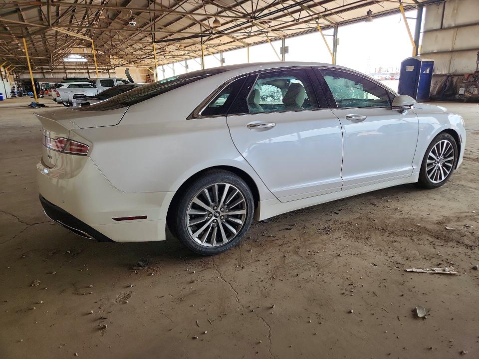 Photo 3 from auction – 2020 LINCOLN MKZ with VIN 3LN6L5A97LR608691