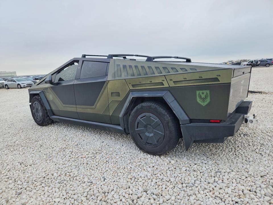 Photo 2 from auction – 2024 TESLA CYBERTRUCK with VIN 7G2CEHED5RA012677