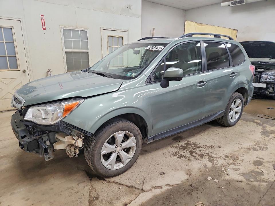 SUBARU FORESTER 2015 with VIN JF2SJADC4FH402485 - Photo from auction