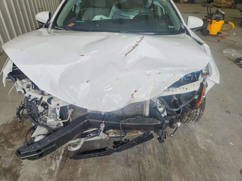 Photo 11 from auction – 2017 TOYOTA COROLLA with VIN 5YFBURHE3HP712120