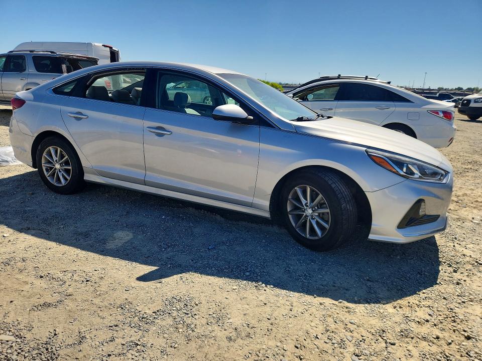Photo 4 from auction – 2019 HYUNDAI SONATA with VIN 5NPE24AF8KH793113