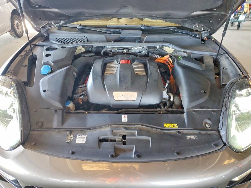 Photo 12 from auction – 2016 PORSCHE CAYENNE with VIN WP1AE2A24GLA64261