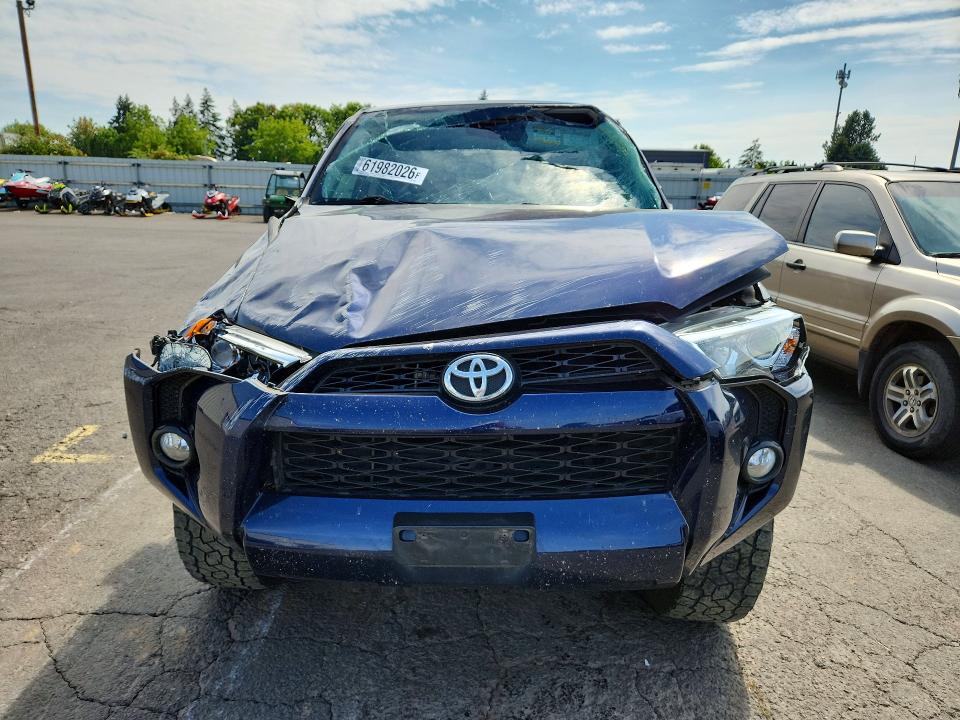 Photo 5 from auction – 2018 TOYOTA 4RUNNER with VIN JTEBU5JR3J5604195