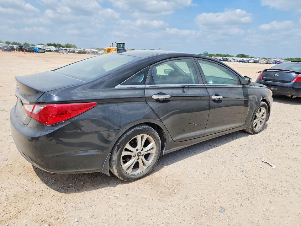 Photo 3 from auction – 2013 HYUNDAI SONATA with VIN 5NPEC4AC2DH612111