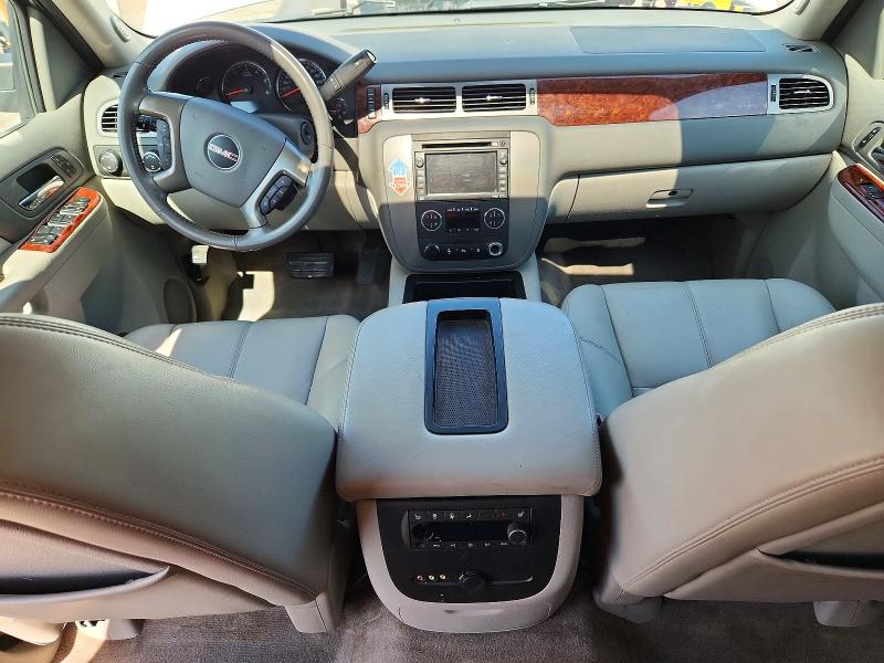 Photo 8 from auction – 2011 GMC YUKON XL with VIN 1GKS2KE36BR398769
