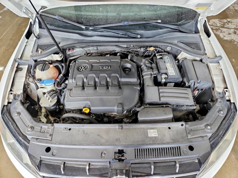 Photo 11 from auction – 2015 VOLKSWAGEN PASSAT with VIN 1VWCV7A35FC084949