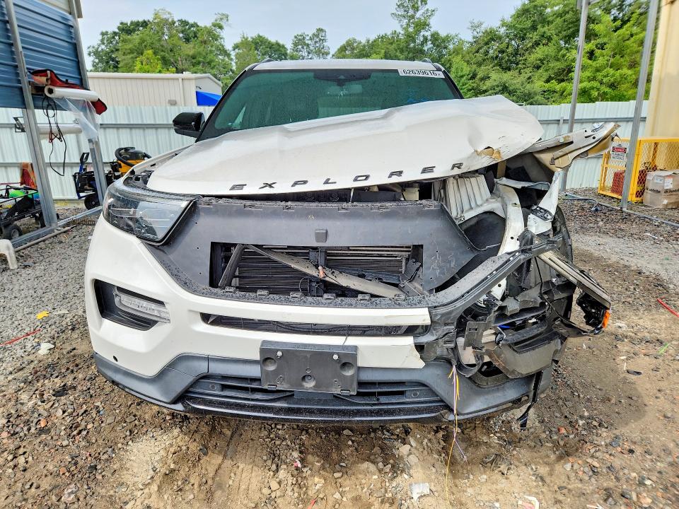 Photo 5 from auction – 2022 FORD EXPLORER with VIN 1FM5K8GC0NGA68372